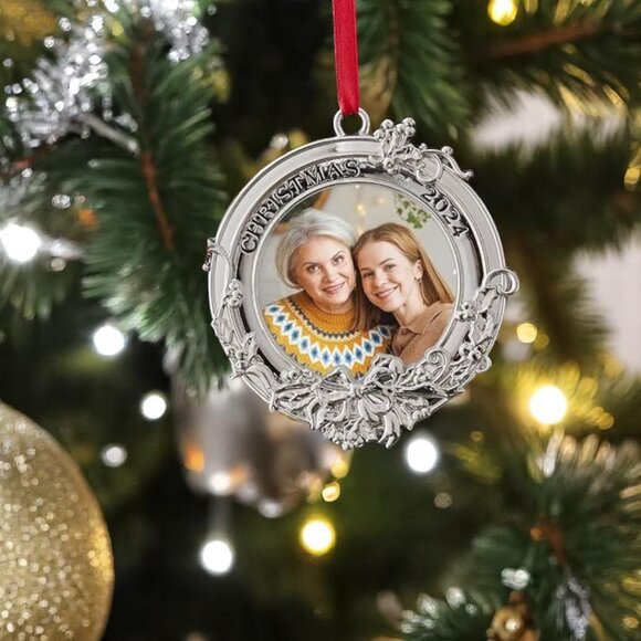 Set of 2 Christmas Silver 3.5" x 3.5" Round Photo Frame Engraved Tree Ornament - Picture 11 of 11
